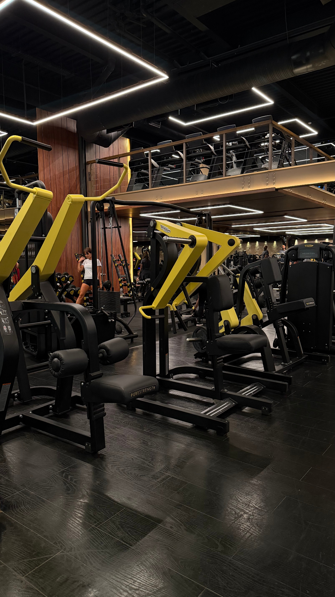 Sala de musculação Villa Gym com equipamentos Technogym